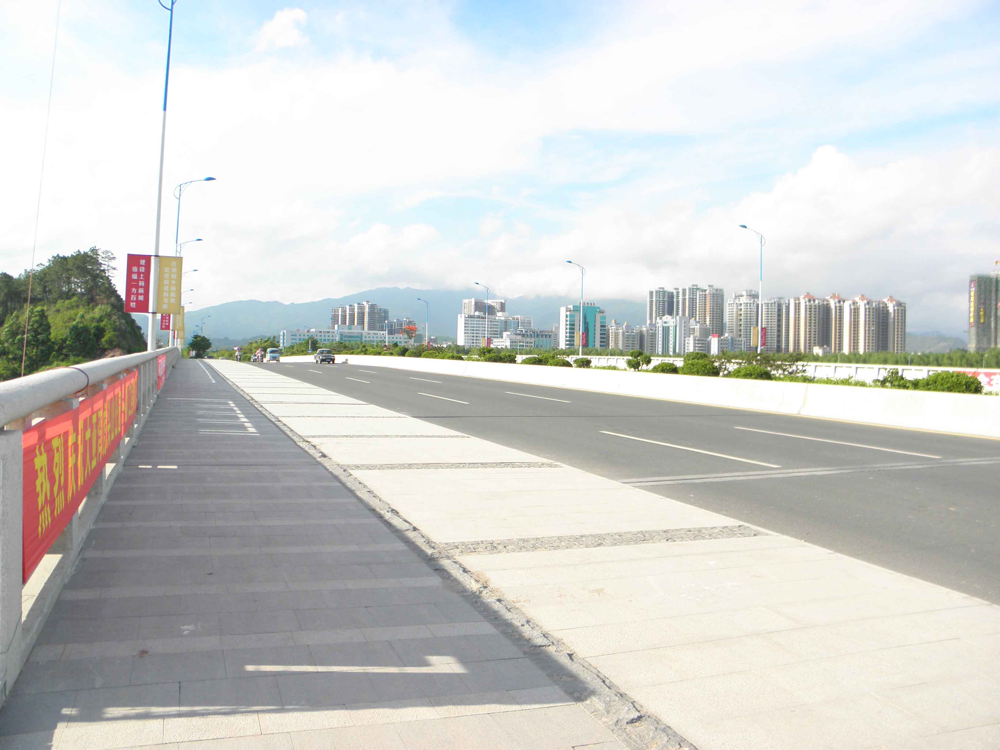 大亚湾中心区中兴中路市政工程（省优良样板工程）4.jpg