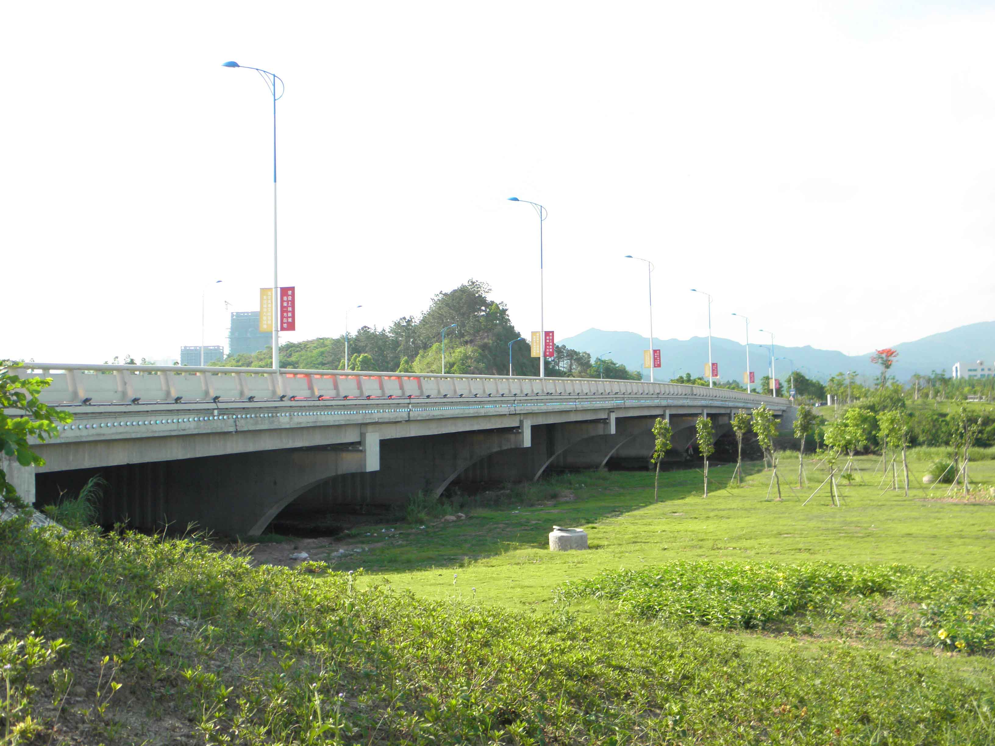 大亚湾中心区中兴中路市政工程（省优良样板工程）3.jpg